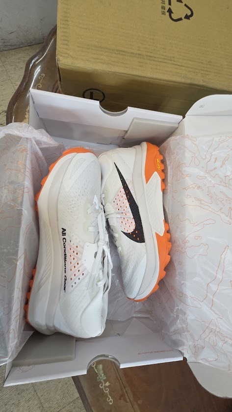野跑鞋Nike ZoomX ACG Zegama3開箱對比HOKA  MAFATE SPEED 4