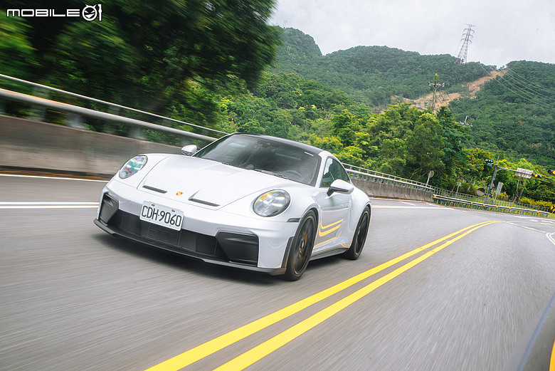 Porsche 911 GT3 with Touring Package試駕｜藏起尾翼，藏不住實力！