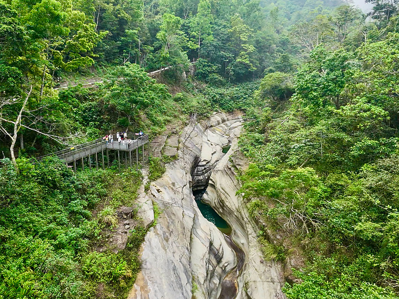 點我看大圖 【雲林草嶺】大自然的萬年雕刻筆觸:探訪「萬年峽谷」的壯麗與幽靜