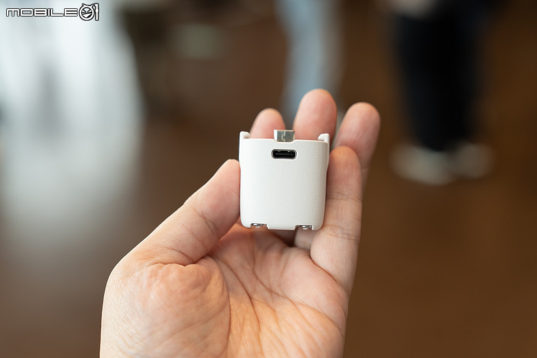 Insta360 首款旗艦雲台相機 Luna Ultra 來了!徠卡 1 吋 8K 雙鏡頭、2 吋可拆螢幕、支援頭部追蹤