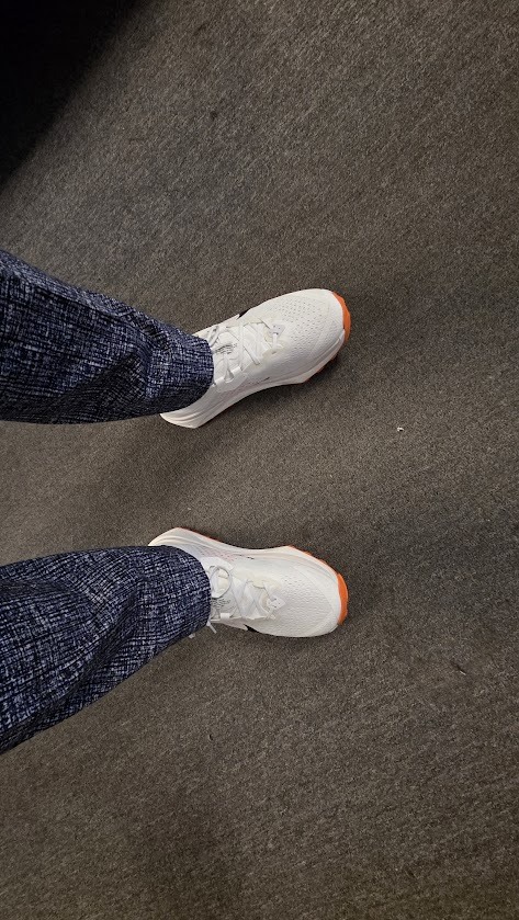 野跑鞋Nike ZoomX ACG Zegama3開箱對比HOKA MAFATE SPEED 4
