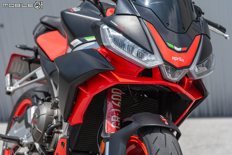點我看大圖 Aprilia Tuono 660 試駕報告|手握燥熱戰鬥純血,電控帶來千變萬化!