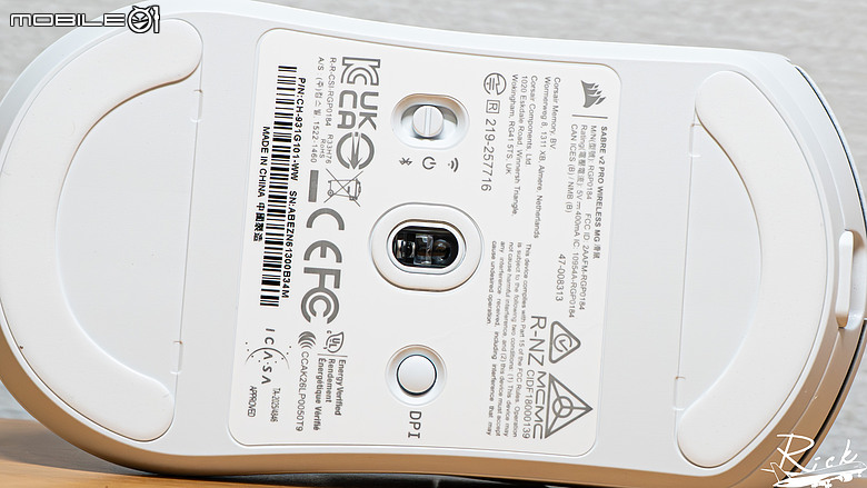 【開箱】賊船鎂合金滑鼠與首款玻璃墊 | CORSAIR SABRE v2 PRO WIRELESS MG WHITE & MM GLASS LARGE