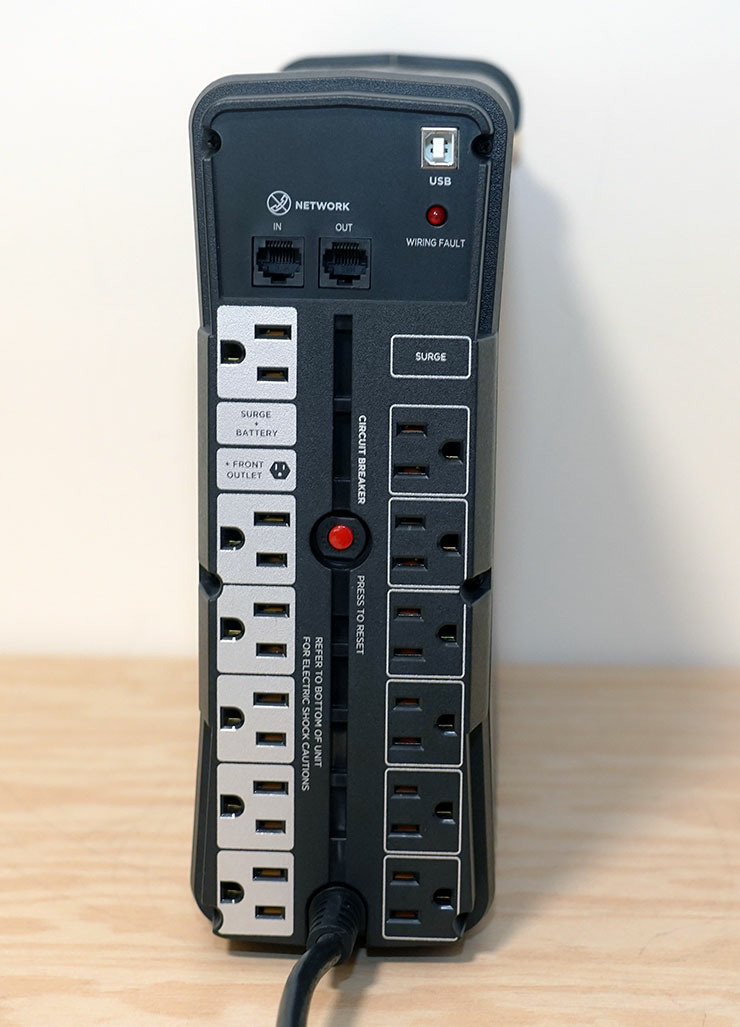 CyberPower GX150C2M 開箱：首款內建 RGB 燈效的「電競風 UPS」，守護遊戲玩家的頂規硬體！