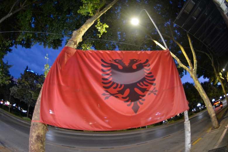 阿爾巴尼亞🇦🇱第一天 - 首都地拉那美食現代建築之旅