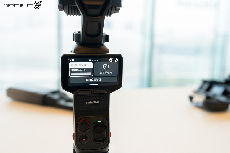 Insta360 首款旗艦雲台相機 Luna Ultra 來了!徠卡 1 吋 8K 雙鏡頭、2 吋可拆螢幕、支援頭部追蹤
