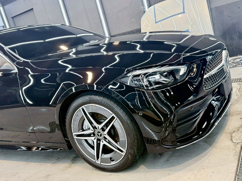嘉義汽車美容分享｜賓士無塵室完工實拍，全車細節反射光條無一妥協