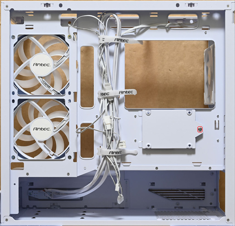 點我看大圖 ANTEC C2M ARGB機殼開箱
