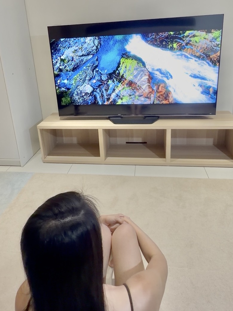 開箱【iNclo】65吋 QD Mini LED 智慧顯示器|576分區控光+原生144Hz 追劇打遊戲都超有感✨