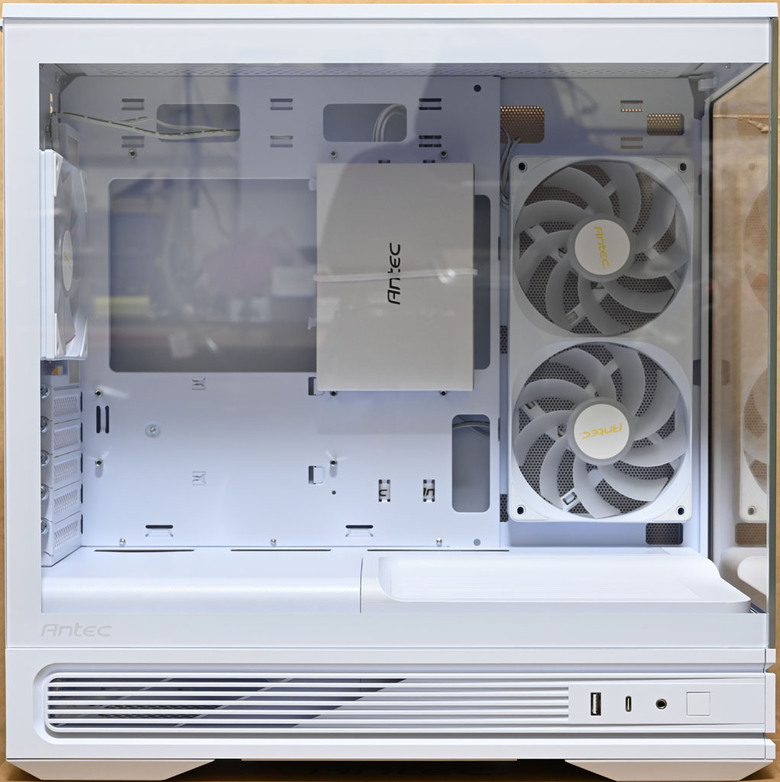 點我看大圖 ANTEC C2M ARGB機殼開箱