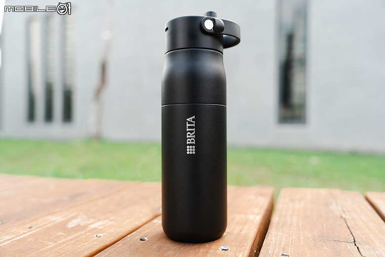BRITA LARQ iQ 探索智能淨水保冰杯開箱｜UV-C 殺菌、智慧追蹤飲水紀錄、濾水保冰一次到位
