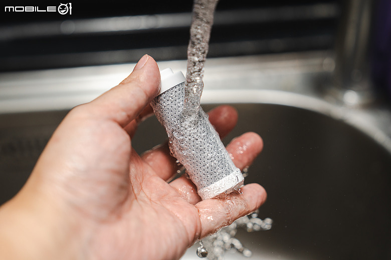 BRITA LARQ iQ 探索智能淨水保冰杯開箱｜UV-C 殺菌、智慧追蹤飲水紀錄、濾水保冰一次到位