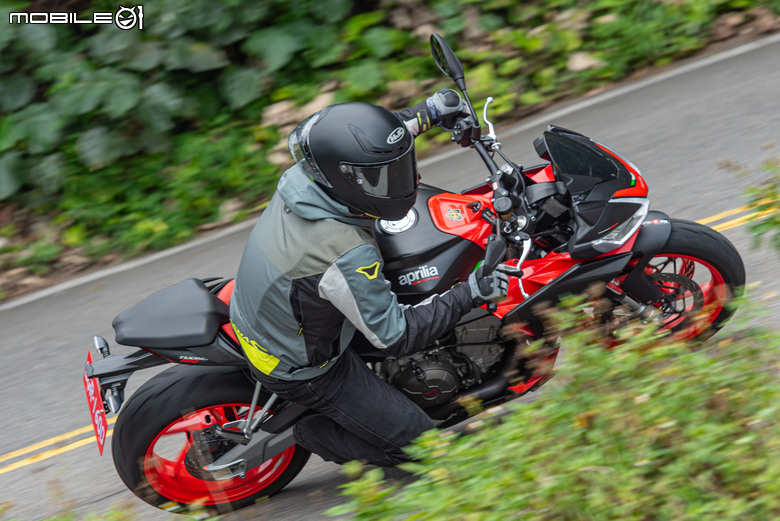 點我看大圖 Aprilia Tuono 660 試駕報告|手握燥熱戰鬥純血,電控帶來千變萬化!
