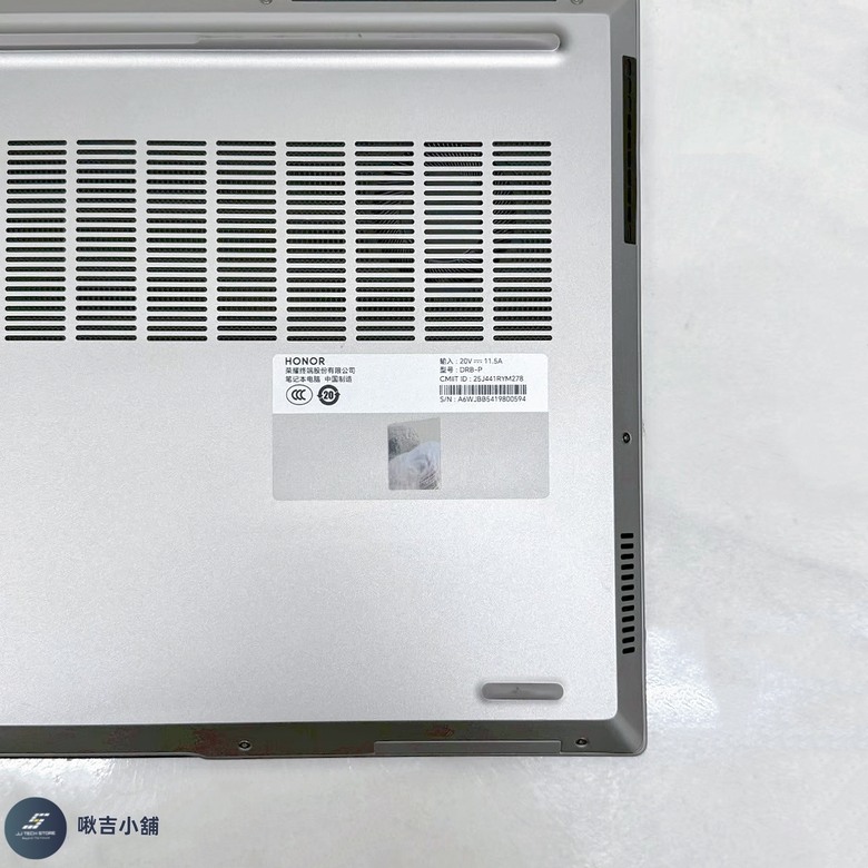 點我看大圖 榮耀這次是不是偷偷升級了?開箱|MagicBook Pro 16 輕薄本 (附開箱影片)