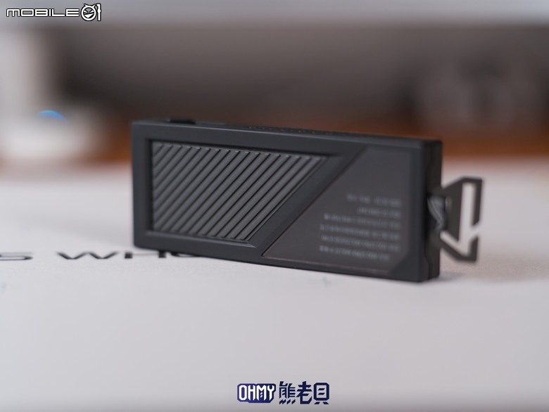 速度、外型再進化！ROG Strix Aiolos SSD外接盒