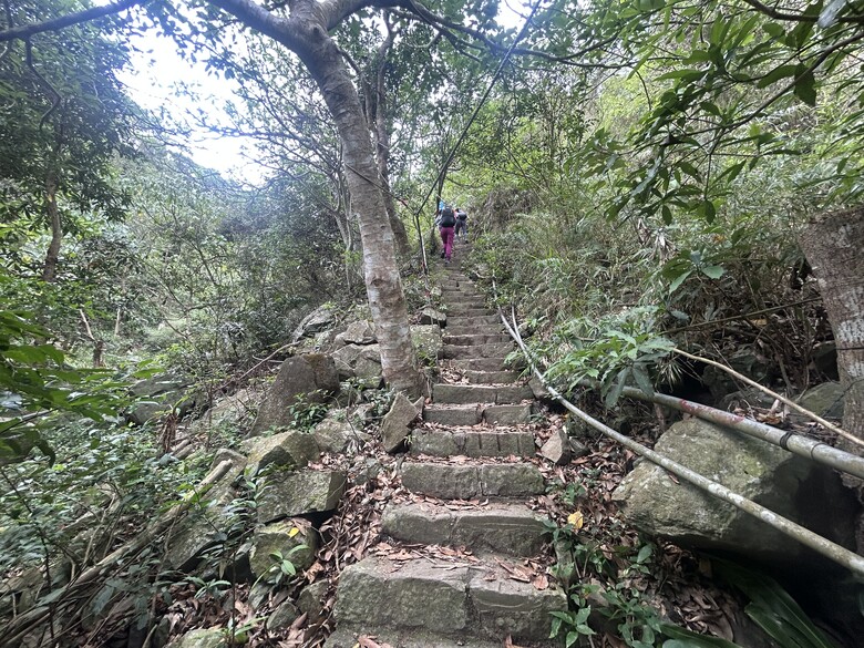 瑯 嶠 首 岳 - 里 龍 山 (小百岳編號80)