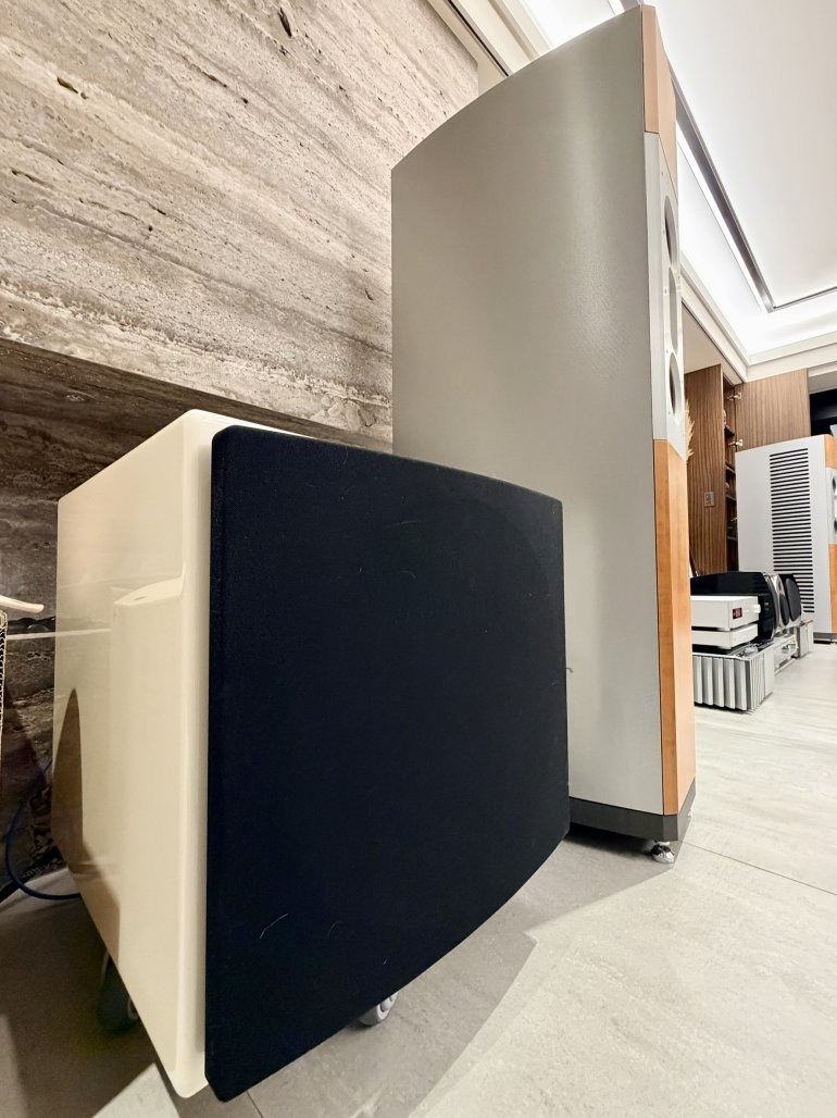 7.2.2 StormAudio風暴/Burmester/dCS客廳超級多聲道系統：將「頂級 Hi-End 兩聲道」與「旗艦多聲道劇院」完美融合