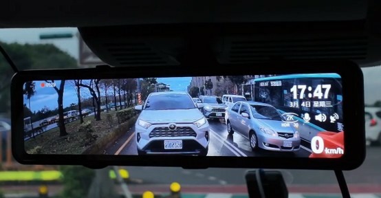 分享Abee快譯通S91A 三鏡頭：前後內同步錄影，讓糾紛無所遁形