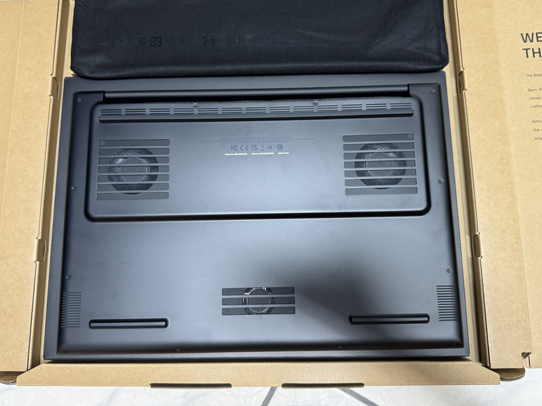 Razer Blade 18 (2026)簡單開箱
