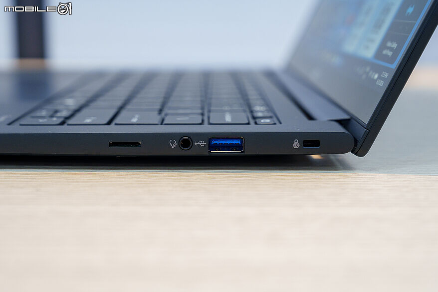 【Computex 2026】Acer 發表 960g TravelMate P6 14 AI 商務筆電 便攜與輔助螢幕同步登場