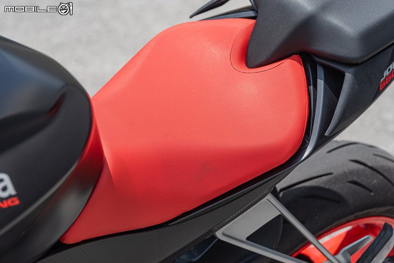點我看大圖 Aprilia Tuono 660 試駕報告|手握燥熱戰鬥純血,電控帶來千變萬化!