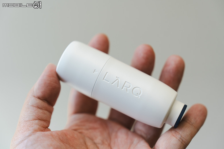 BRITA LARQ iQ 探索智能淨水保冰杯開箱｜UV-C 殺菌、智慧追蹤飲水紀錄、濾水保冰一次到位
