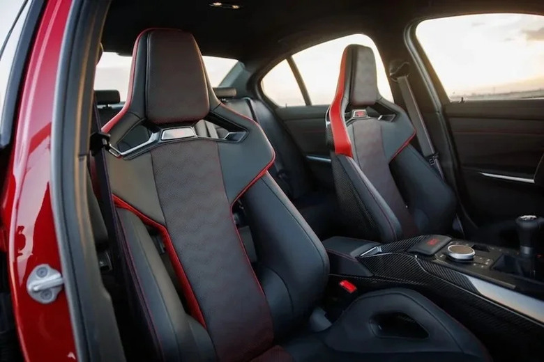 BMW經銷商加價近80萬!M3 CS Handschalter手排車型一車難求