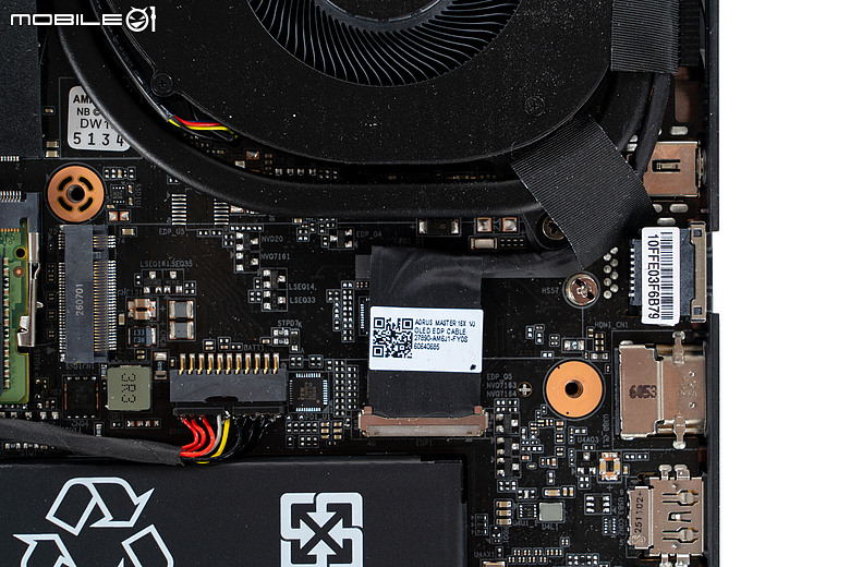 GIGABYTE AORUS MASTER 16 AM6J｜今年最超值 16 吋 RTX 5090 電競機皇？