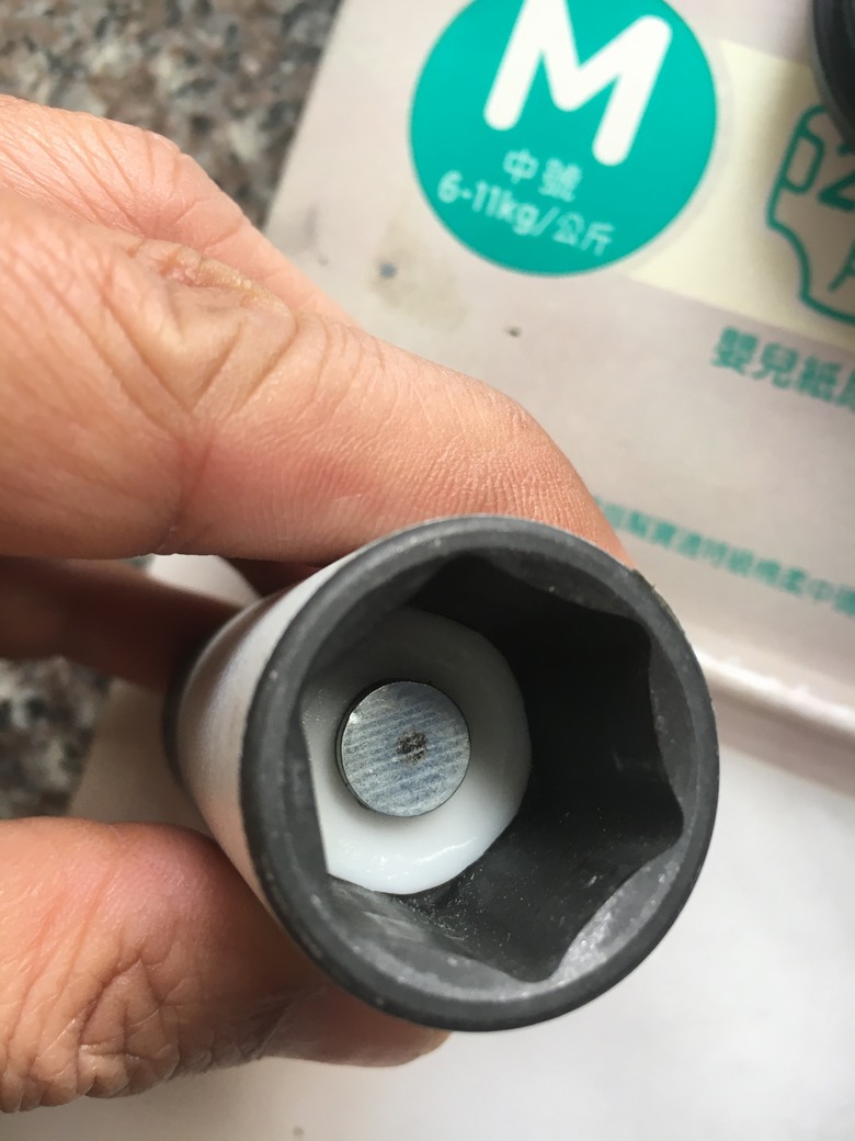 2016 Mazad 3 更換 LED 燈泡