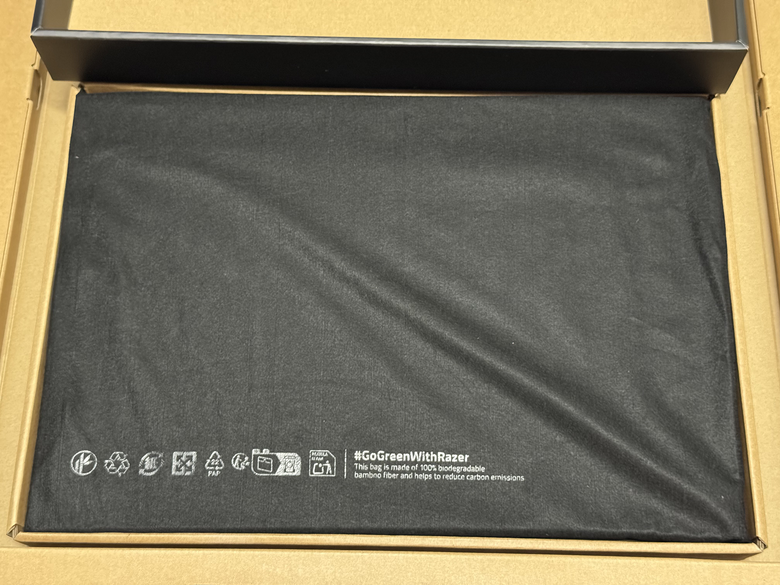 Razer Blade 18 (2026)簡單開箱