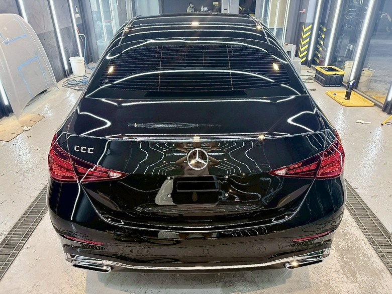 嘉義汽車美容分享｜賓士無塵室完工實拍，全車細節反射光條無一妥協