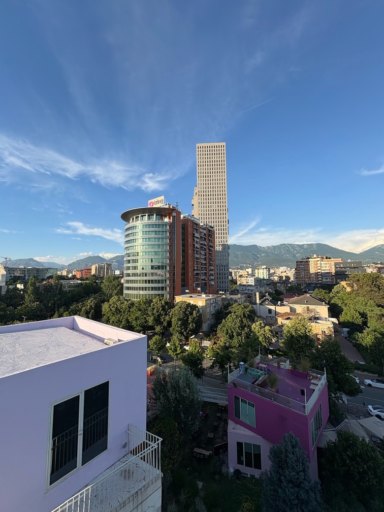 阿爾巴尼亞🇦🇱第一天 - 首都地拉那美食現代建築之旅
