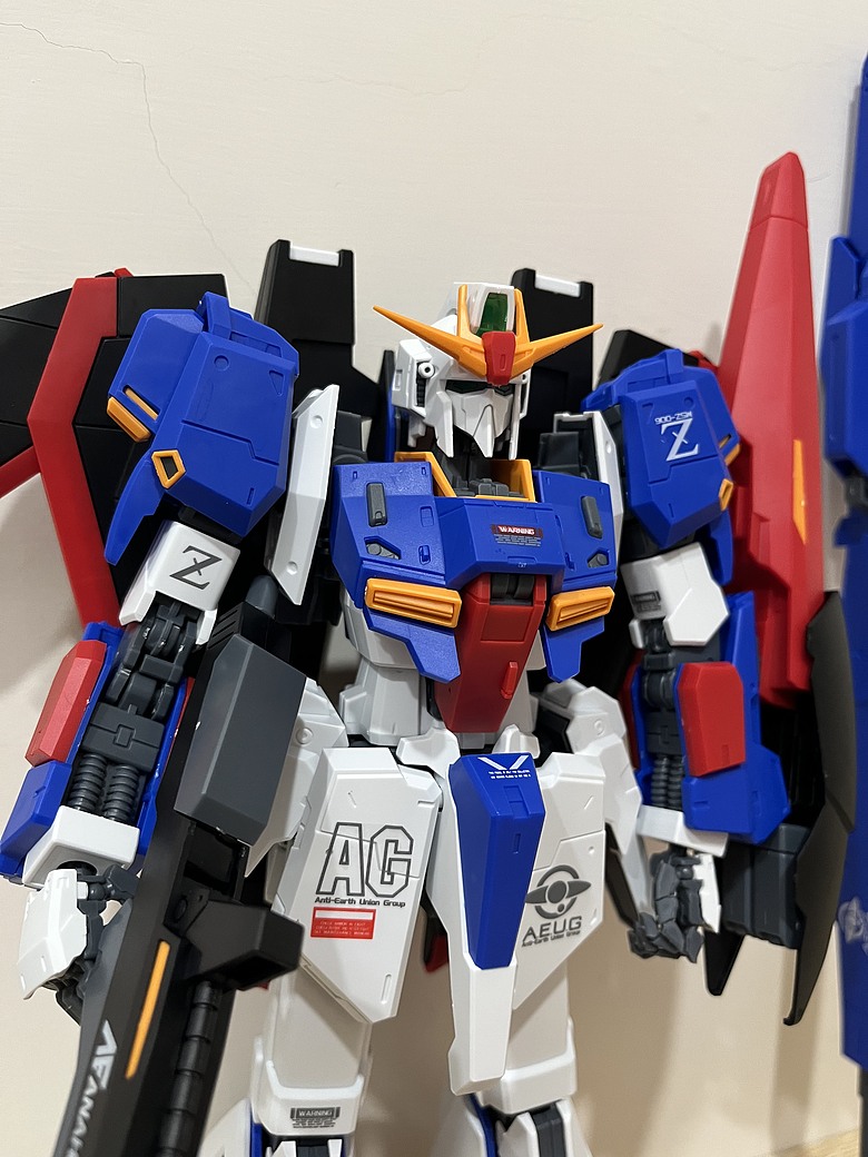【陸模開箱】爆閃1/72 ZETA Z鋼彈｜超大尺寸超便宜售價，組裝後真實心得