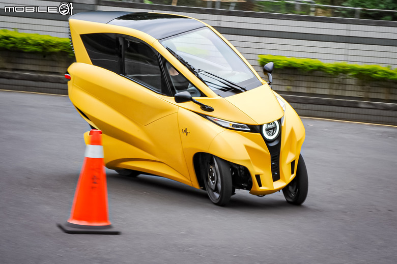 駕艙機車6/30開放上路，須持汽車駕照、免戴安全帽，交通部表示不能上淡江大橋