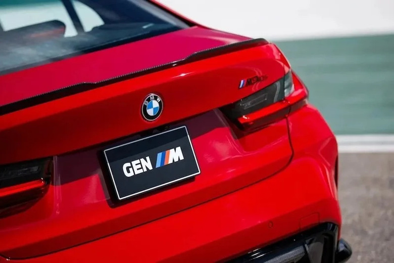 BMW經銷商加價近80萬!M3 CS Handschalter手排車型一車難求