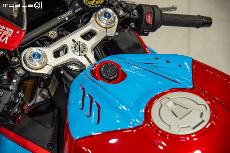 張雪機車 ZXMOTO 820RR實車開箱｜來自中國的三缸戰鬥機！WSBK SSP賽事當紅炸子雞！