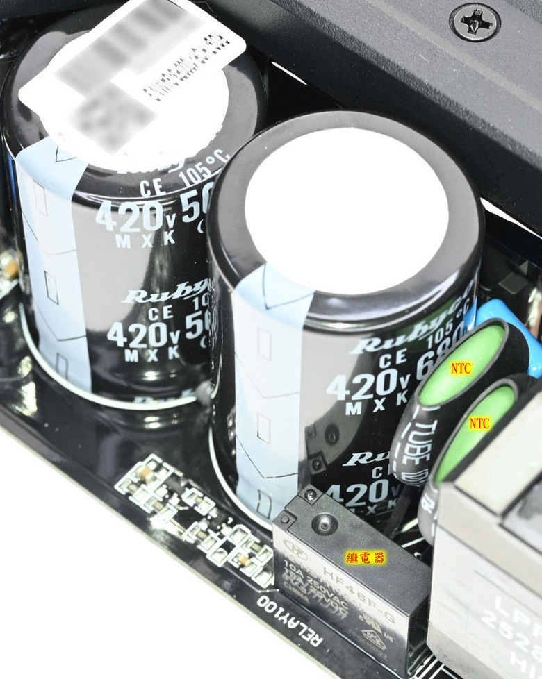 點我看大圖 ROG THOR III 1000W ATX 3.1白金全模組電源開箱