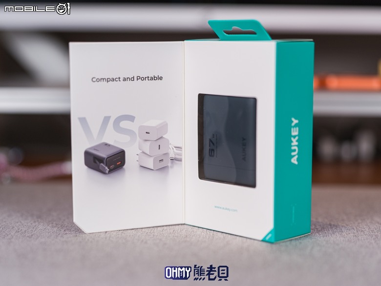 終結出門忘帶線材 AUKEY C12 氮化鎵自帶線筆電、手機快充充電器 67W