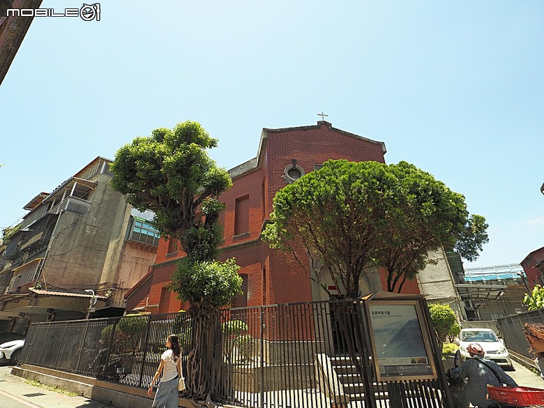 大稻埕霞海城隍廟、大稻埕遊客中心、大稻埕屈臣氏大藥房、六館街尾洋式店屋、李臨秋故居、千秋街店屋、李春生紀念教會、陳天來故居、原周進春茶行｜台原亞洲偶戲博物館｜逆風樓— 2026初夏之大稻埕散策 南段—民生西路以南至南京西路之間