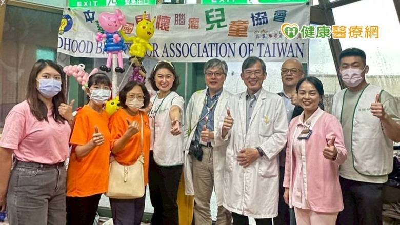 點我看大圖 端午關懷進病房中榮攜手公益團體陪伴病童歡度佳節