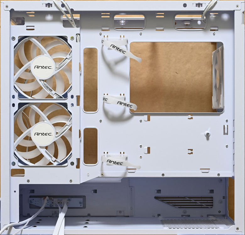 點我看大圖 ANTEC C2M ARGB機殼開箱