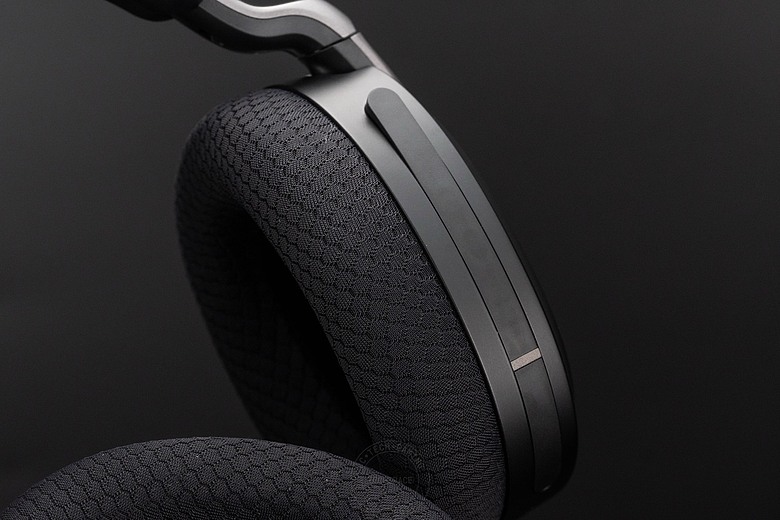 點我看大圖 告別電量焦慮!MSI MAESTRO 500 WIRELESS 無線電競耳機開箱:90 小時續航太狠,還有超低延遲與 6 麥降噪