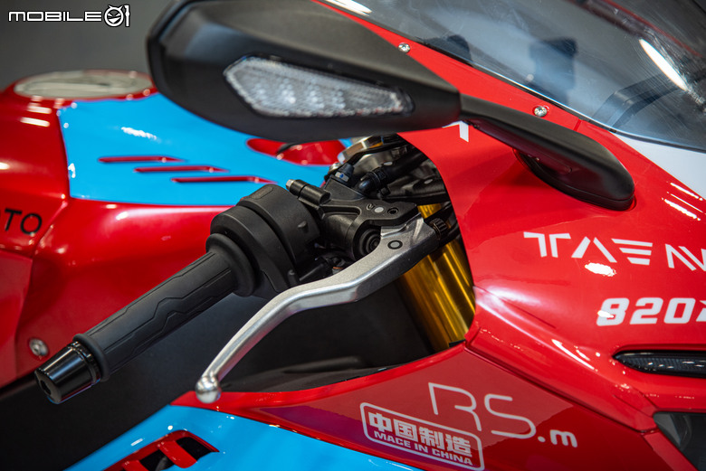 張雪機車 ZXMOTO 820RR實車開箱｜來自中國的三缸戰鬥機！WSBK SSP賽事當紅炸子雞！