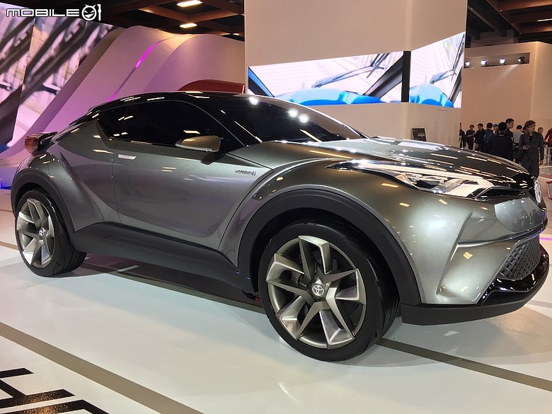 再見了，我的小藍：一部 Toyota C-HR 與我們家的九年時光