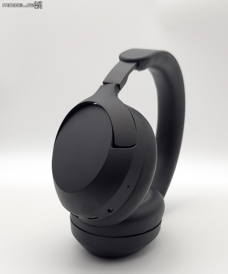 點我看大圖 【北極熊開箱】 都會通勤的務實新解 - Philips TAH6000