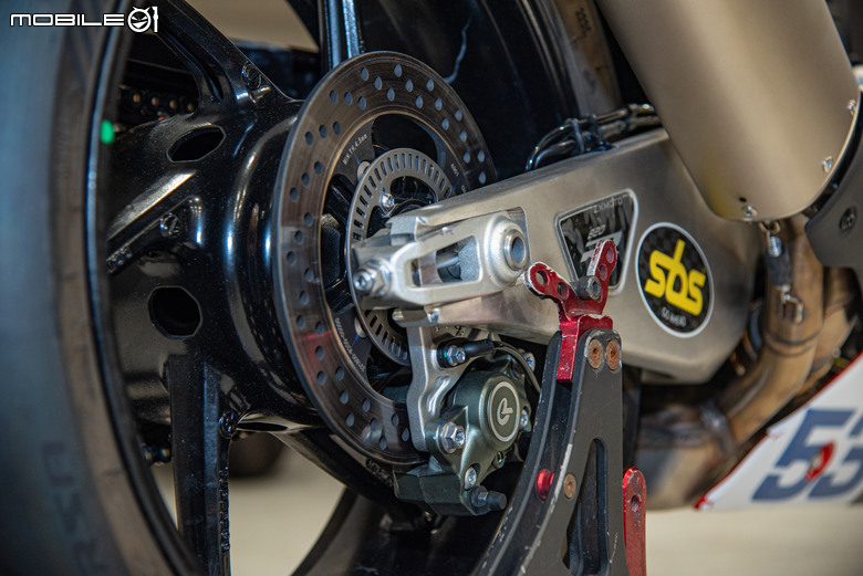 張雪機車 ZXMOTO 820RR實車開箱｜來自中國的三缸戰鬥機！WSBK SSP賽事當紅炸子雞！