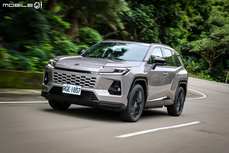 Toyota RAV4 PHEV 試駕｜可純電每日通勤、還具備6秒內加速破百的實力！