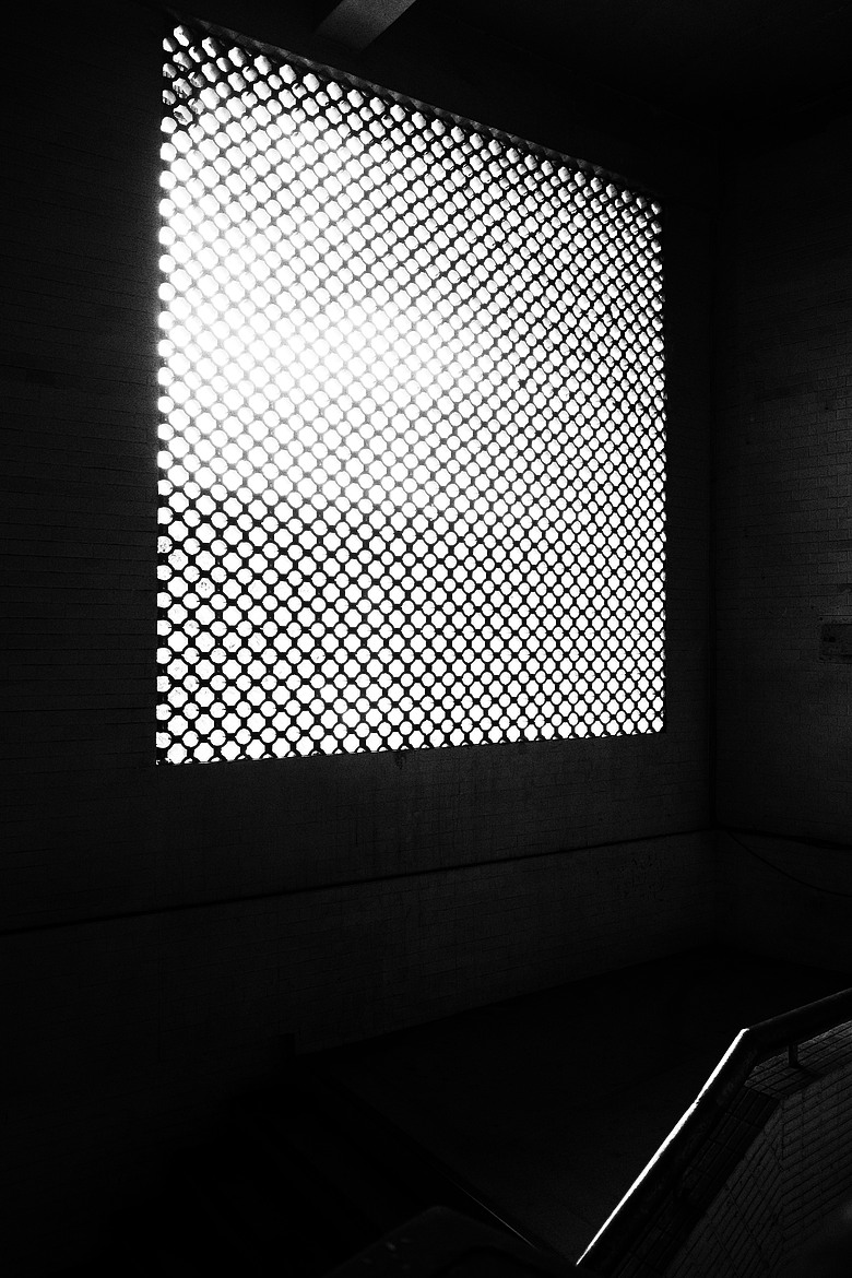RICOH GR IV Monochrome 評測報告｜以純粹光影、譜寫口袋裡的黑白詩篇！