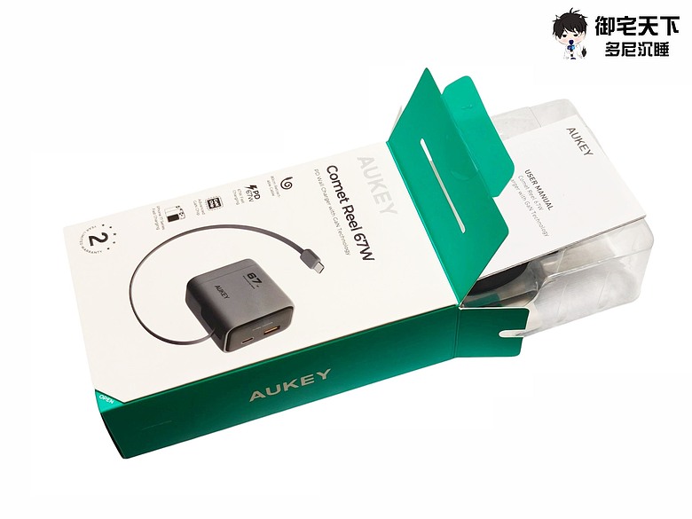 點我看大圖 開箱|AUKEY C12 67W 氮化鎵自帶線充電器 - 67W 大功率能為筆電充電,搭配伸縮線設計,拉取順暢、充電更方便!