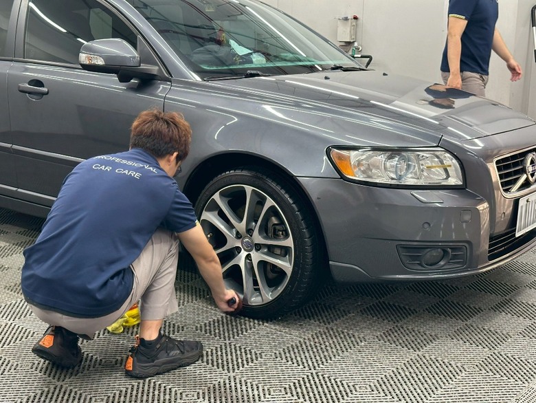 老車也得裡外兼顧,V50回廠美容